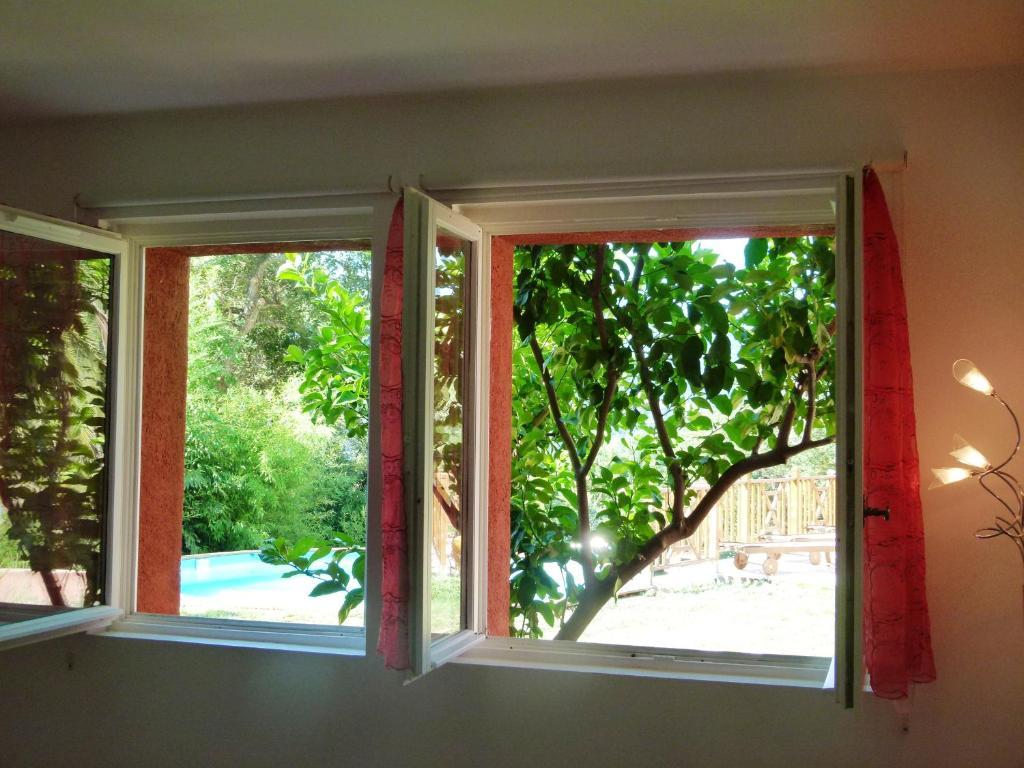 Soleil Rouge Apartment Les Adrets-de-l'Esterel Bilik gambar