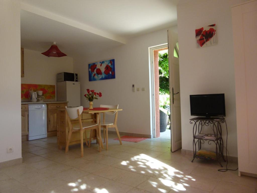 Soleil Rouge Apartment Les Adrets-de-l'Esterel Bilik gambar
